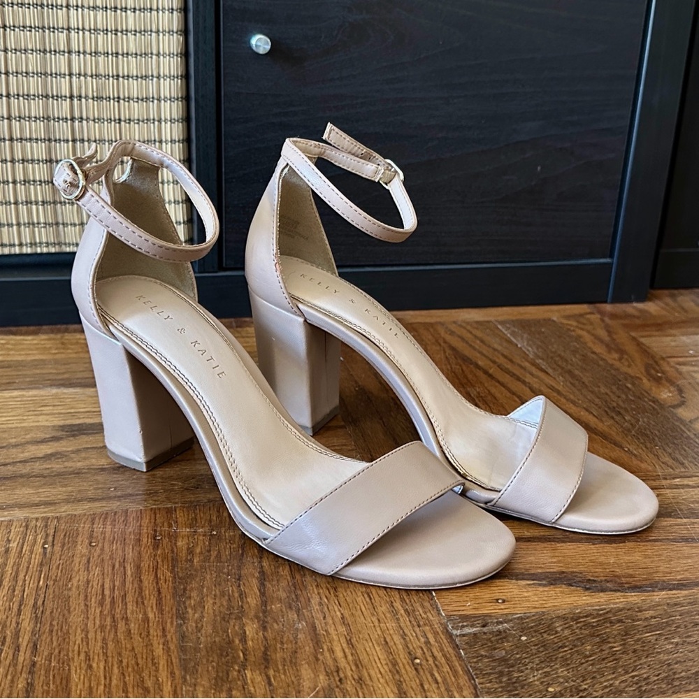 Kelly & Katie Hailee Sandal Nude Block Heels